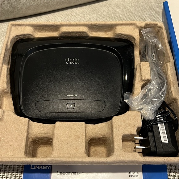 Linksys G wireless Router - Picture 3 of 4
